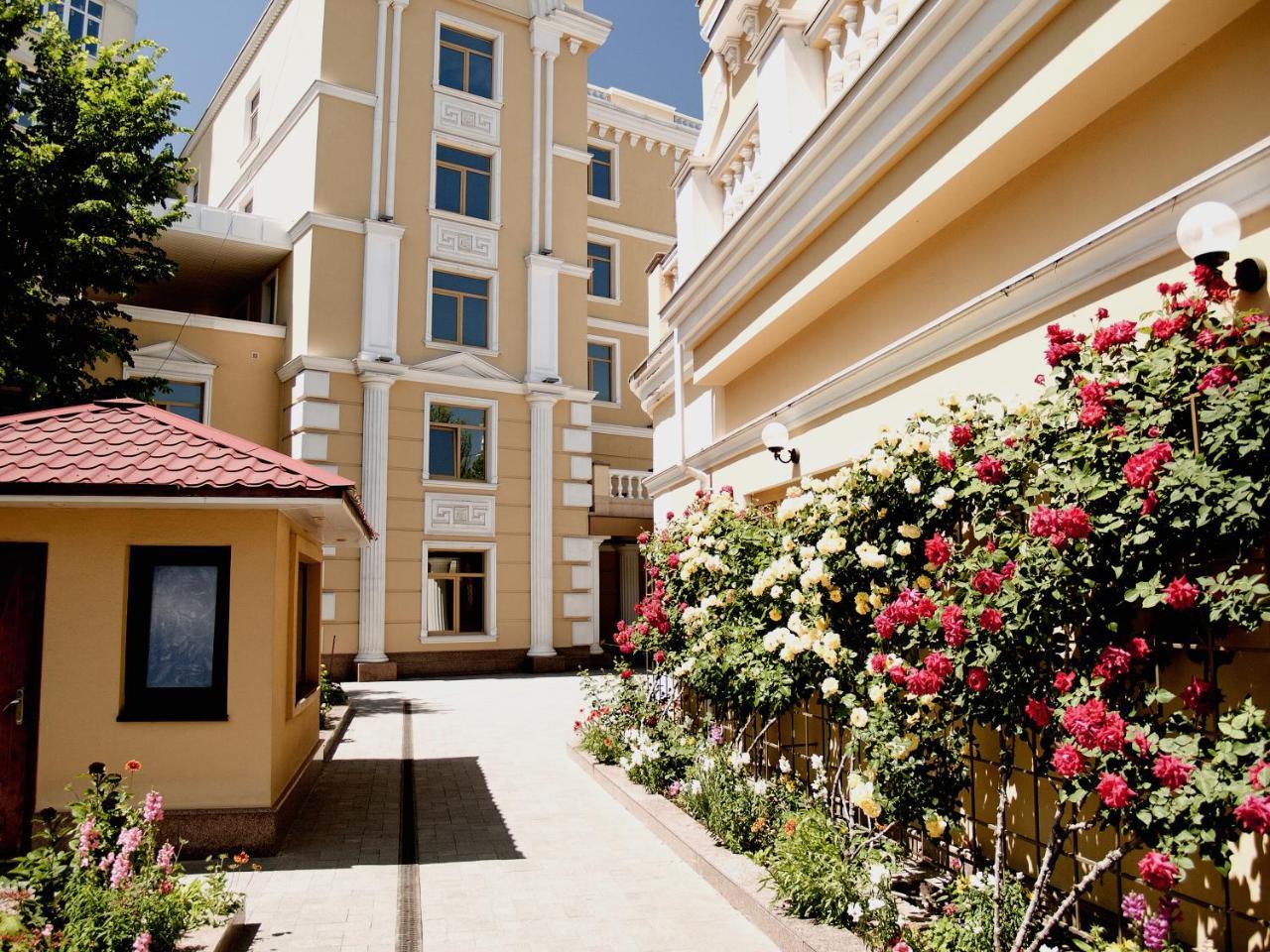 Grand Otrada Hotel Resort & Spa Odessa Dış mekan fotoğraf